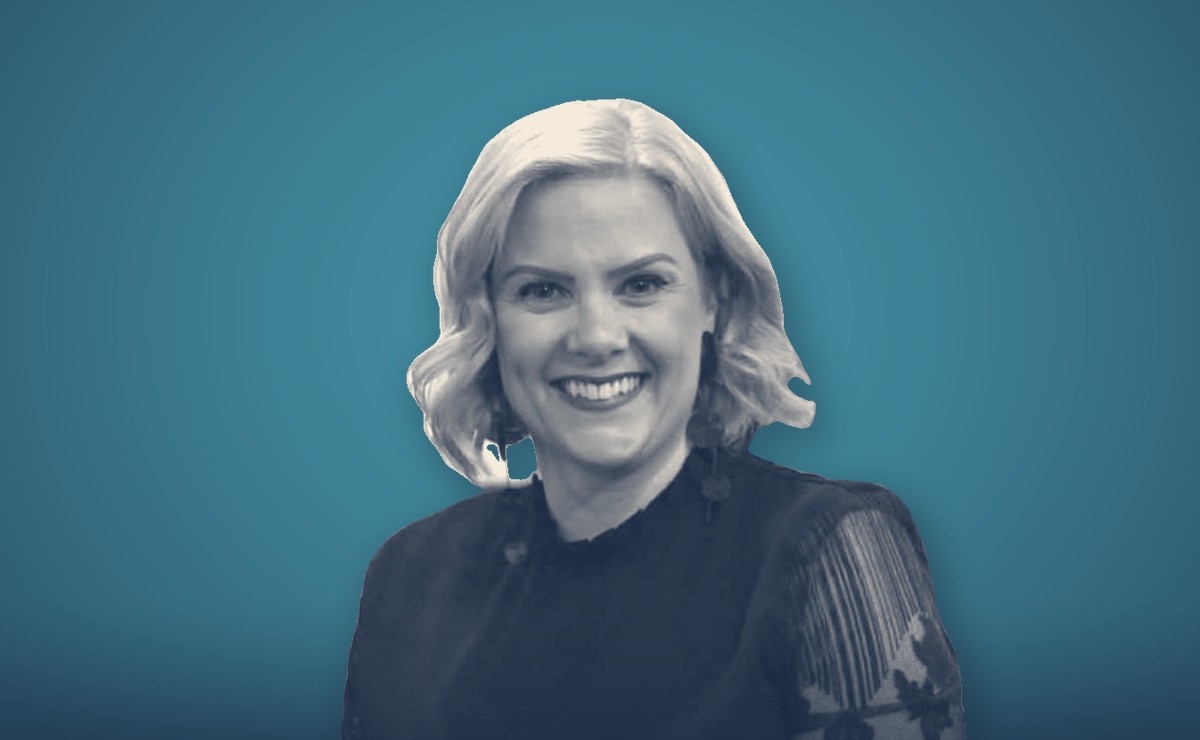 Jemma Louise, portrait on a teal background