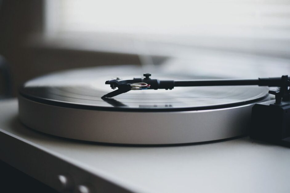 Music licence for dance classes: a dance teacher’s guide Close view of a record playing on a turntable, a reminder that you may need a music licence for dance classes